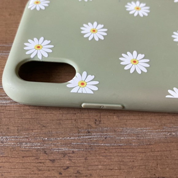 XR iPhone case - Picture 7 of 10